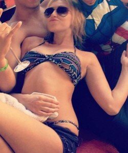 Paulina Gretzky bikini twitpics